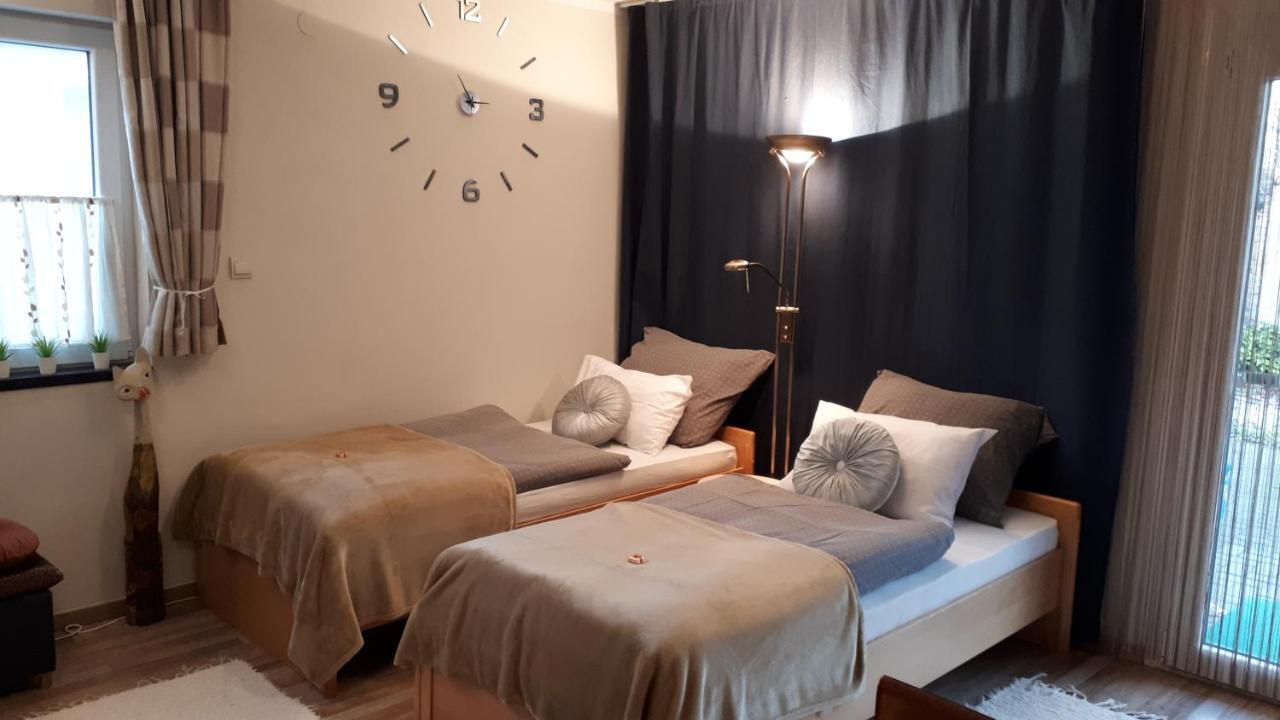 Hédi Vendégház Eger Esterno foto